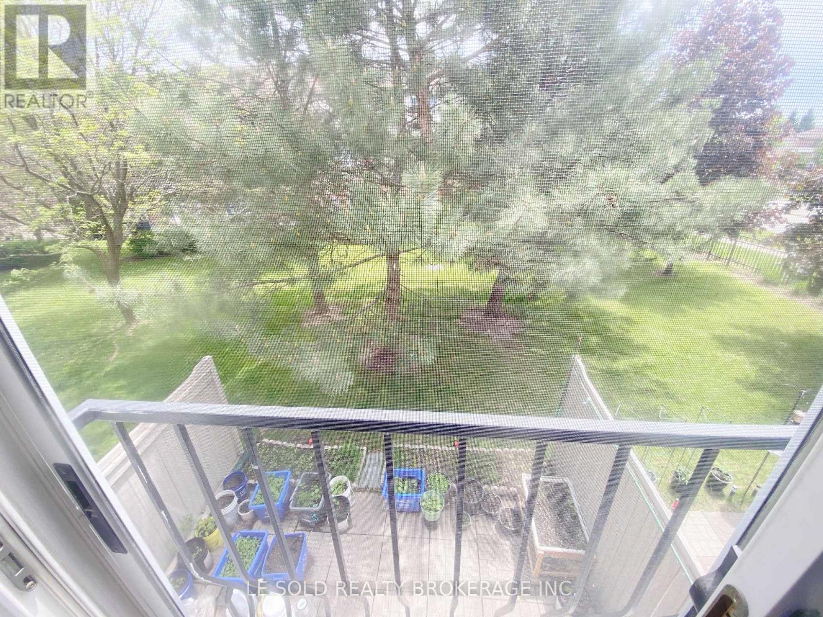 888 Scollard Court, Mississauga, Ontario  L5R 2R5 - Photo 16 - W13444030