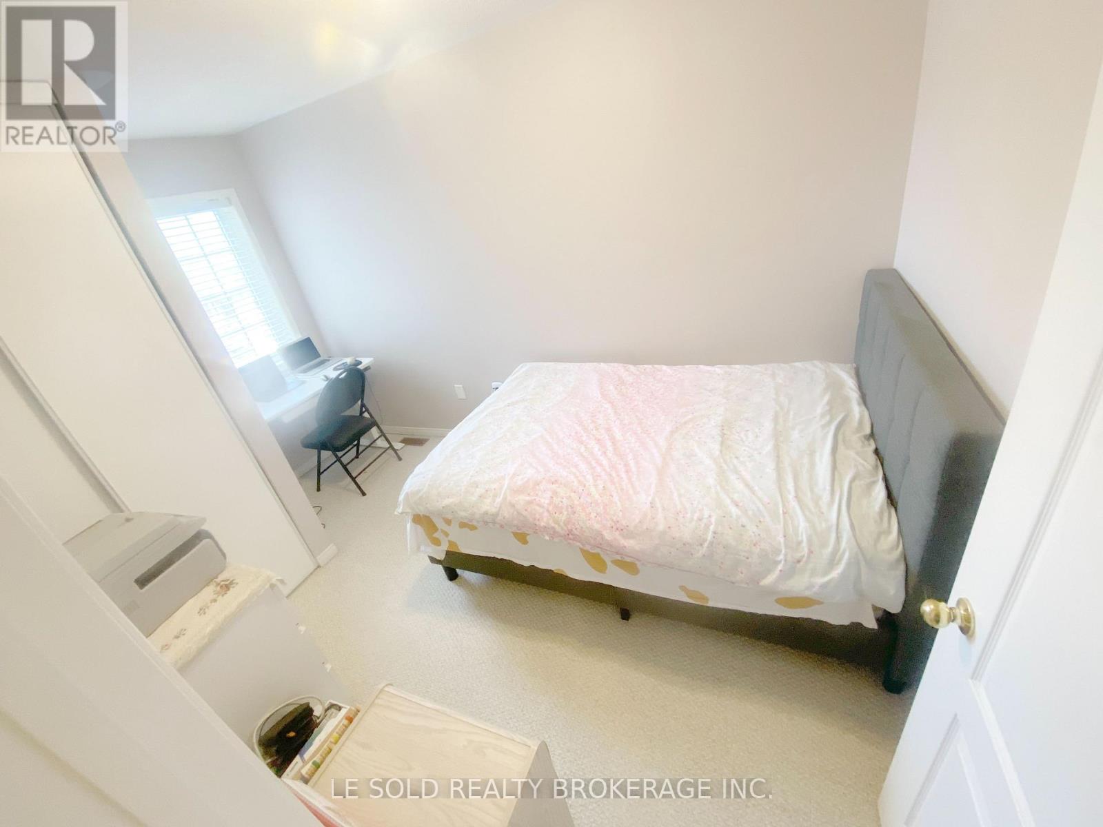 888 Scollard Court, Mississauga, Ontario  L5R 2R5 - Photo 20 - W13444030