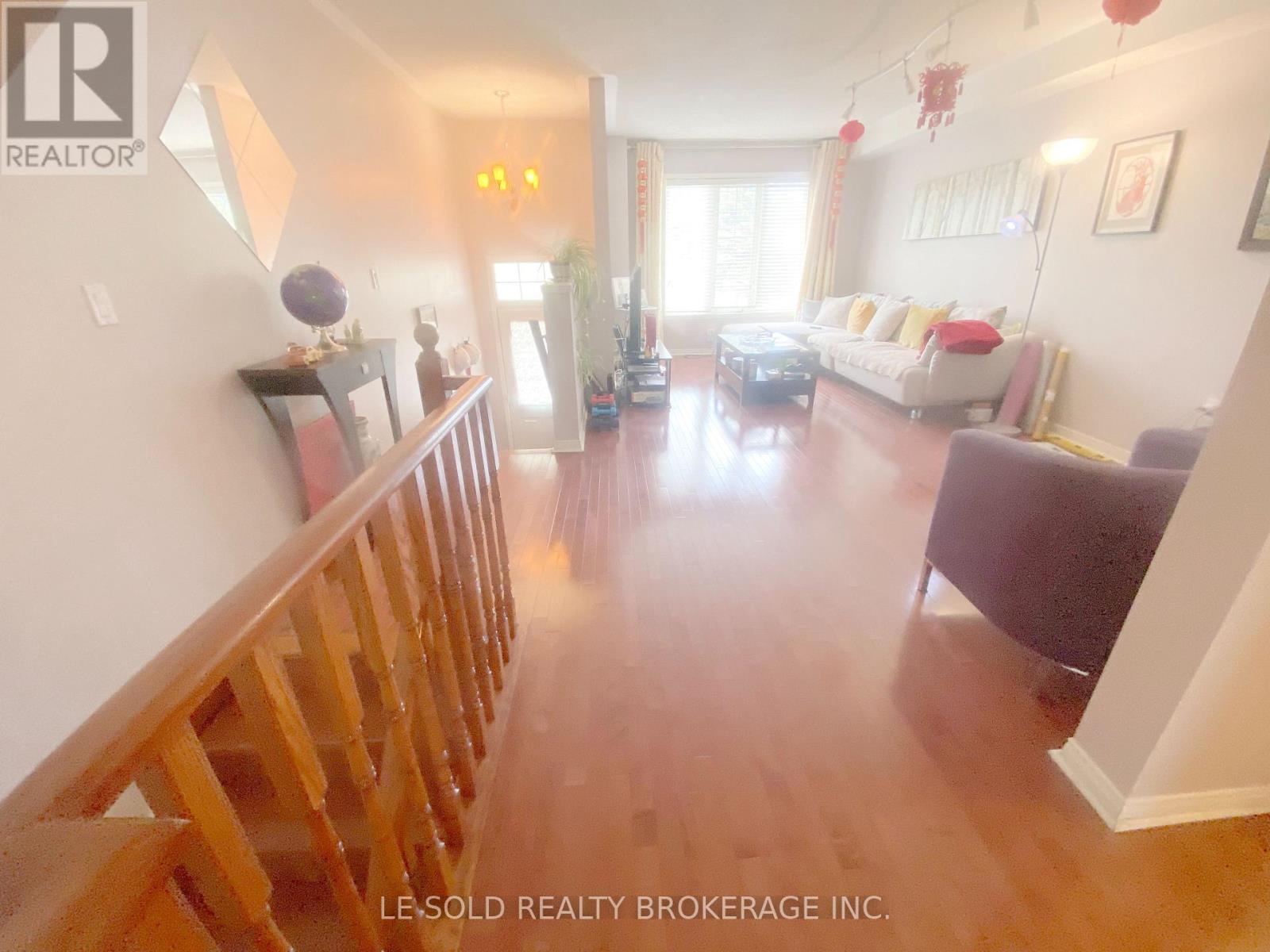 888 Scollard Court, Mississauga, Ontario  L5R 2R5 - Photo 3 - W13444030