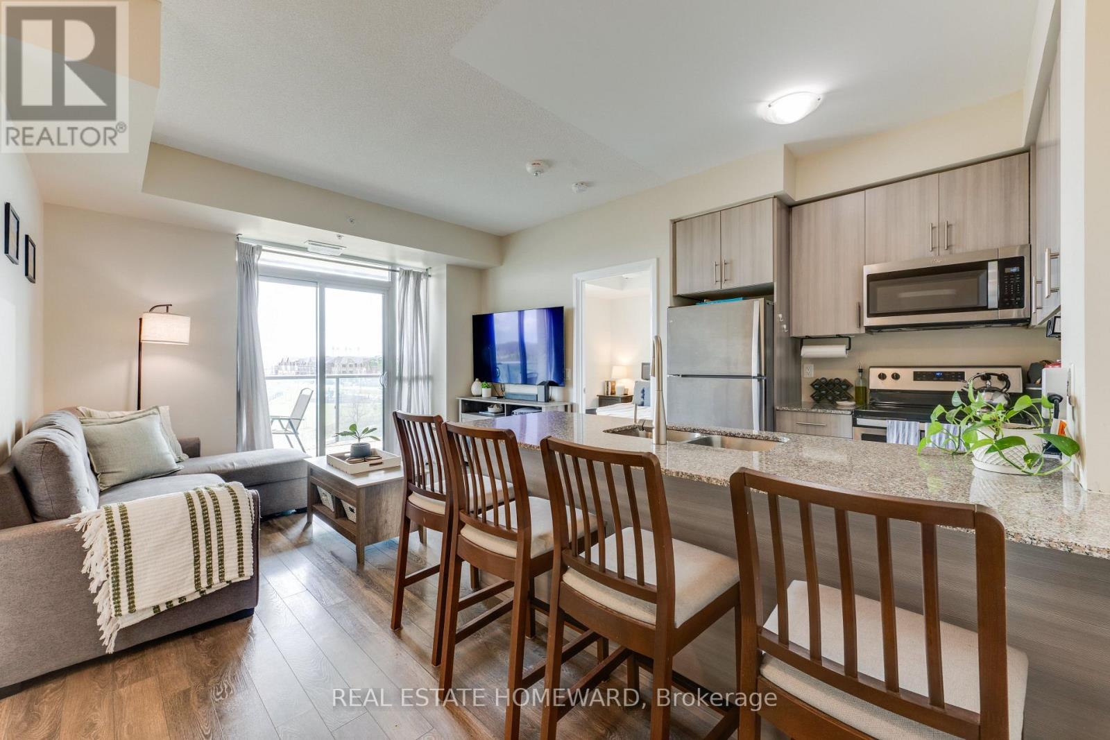 211 - 65 Yorkland Boulevard, Brampton, Ontario L6P 4M5 - Photo 3 - W13444058