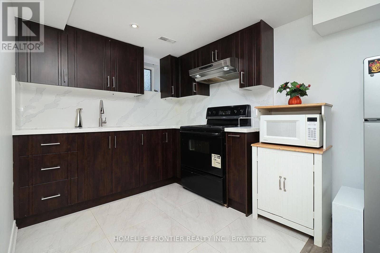 32 Coules Court, Toronto, Ontario  M8W 2N9 - Photo 14 - W13444070