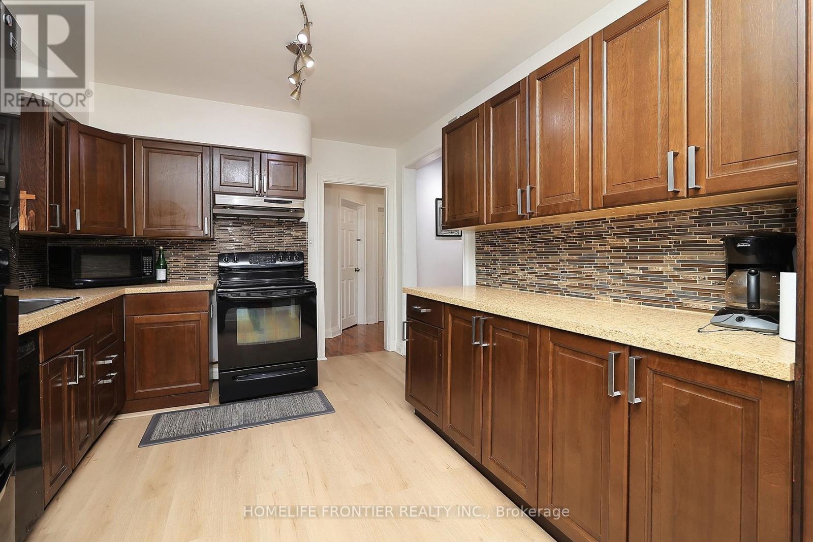 32 Coules Court, Toronto, Ontario  M8W 2N9 - Photo 6 - W13444070