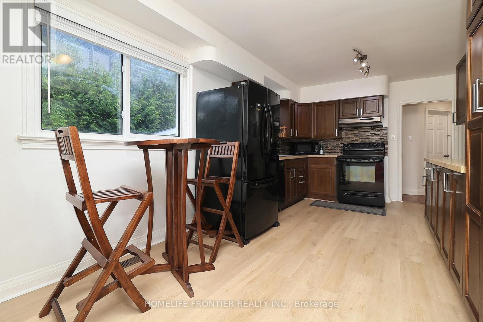 32 Coules Court, Toronto, Ontario  M8W 2N9 - Photo 7 - W13444070