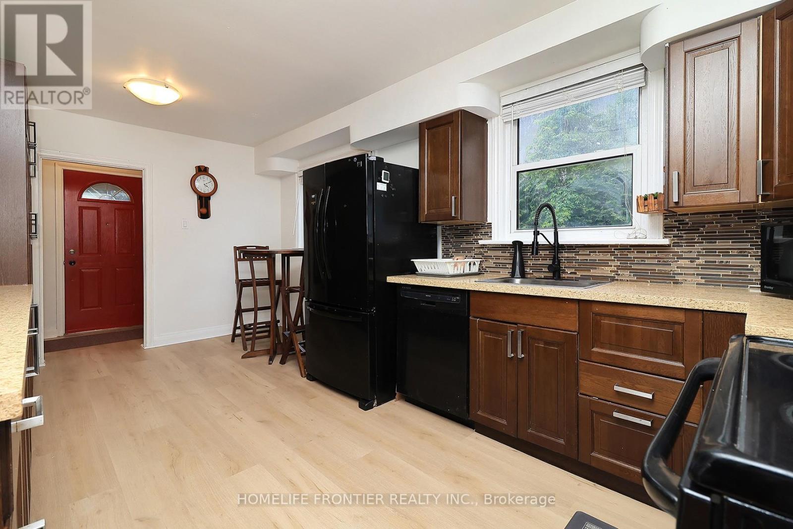 32 Coules Court, Toronto, Ontario  M8W 2N9 - Photo 8 - W13444070