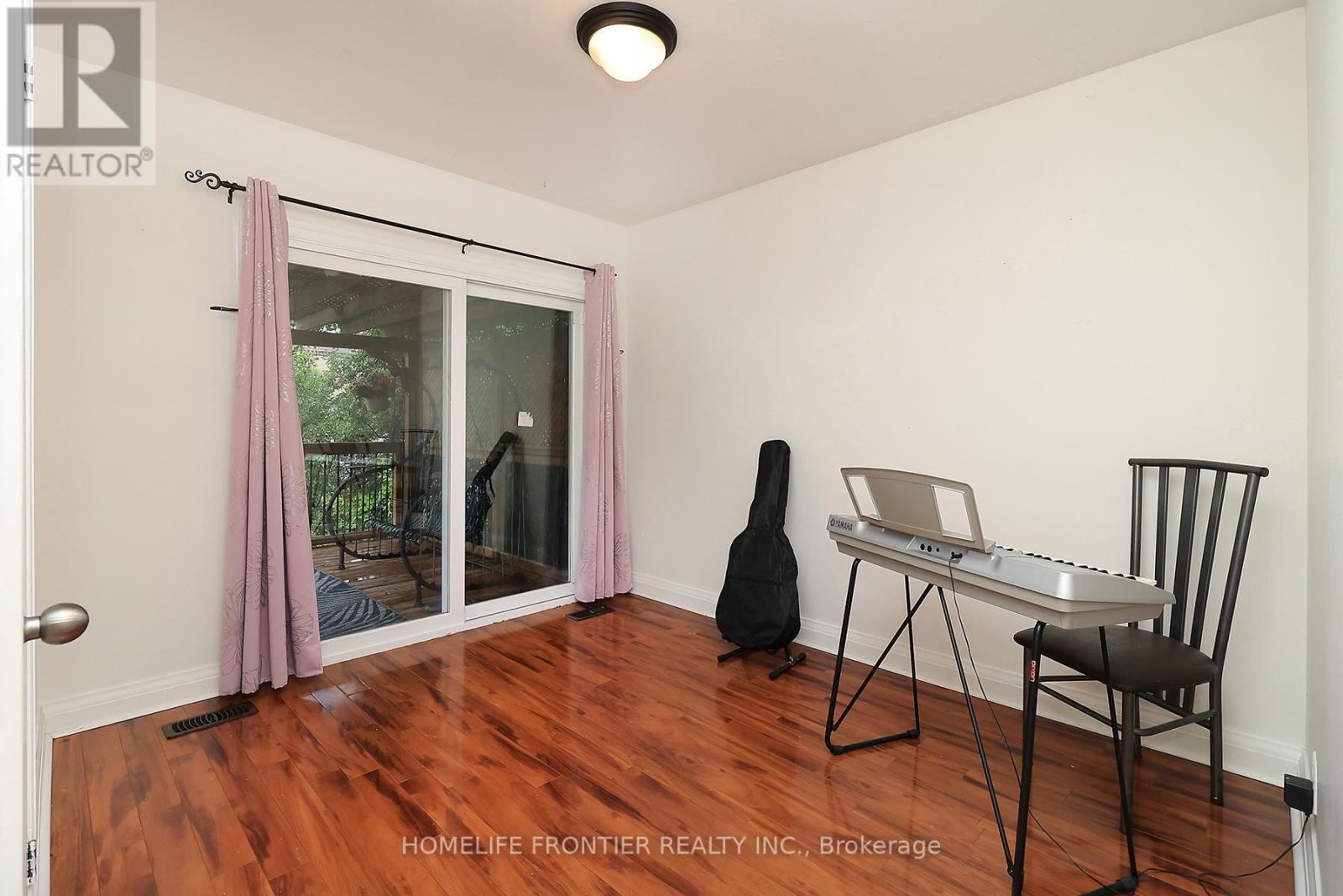 32 Coules Court, Toronto, Ontario  M8W 2N9 - Photo 9 - W13444070