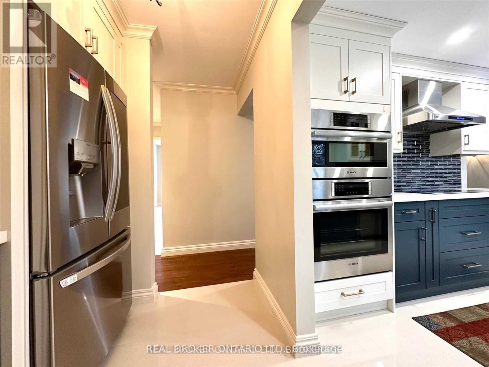 2524 King Richards Place, Mississauga, Ontario  L5K 2H2 - Photo 10 - W13444072