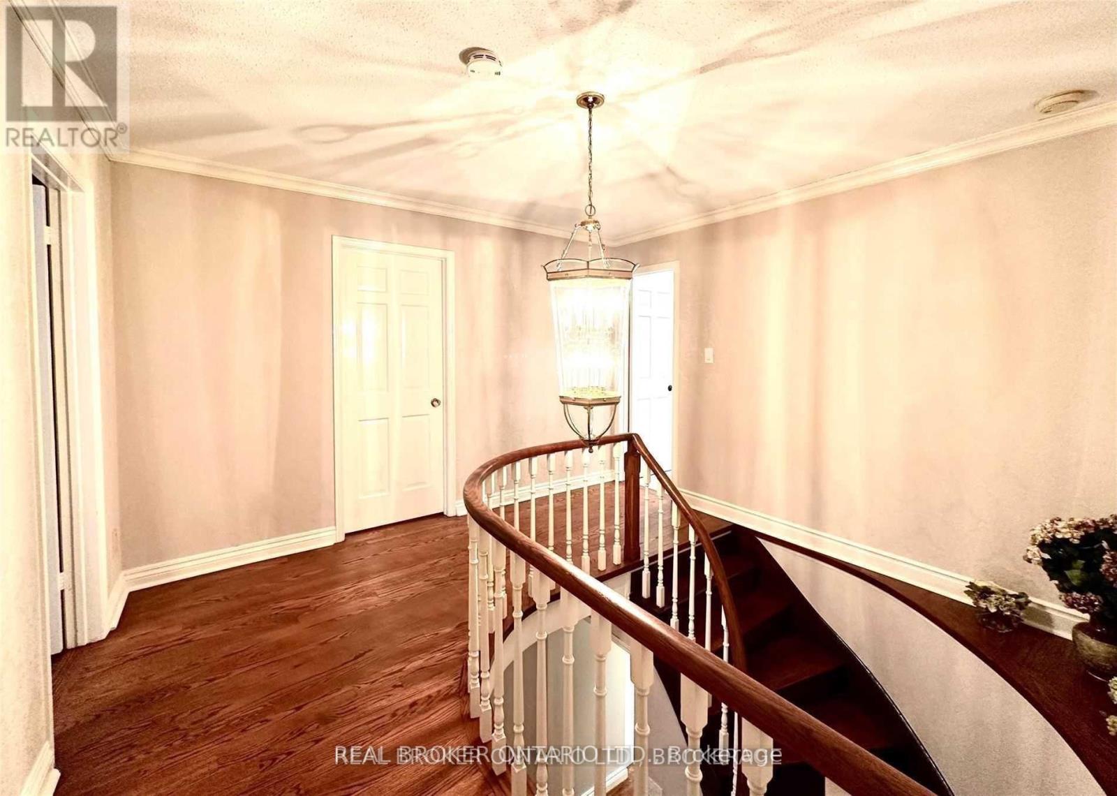 2524 King Richards Place, Mississauga, Ontario  L5K 2H2 - Photo 12 - W13444072