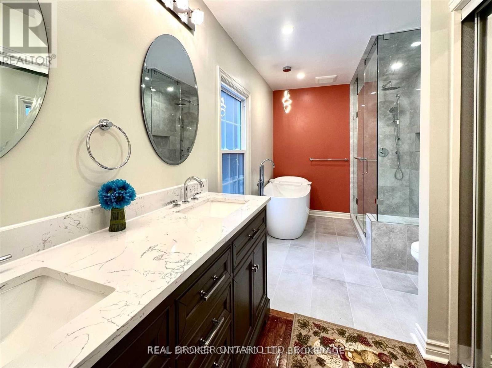 2524 King Richards Place, Mississauga, Ontario  L5K 2H2 - Photo 14 - W13444072