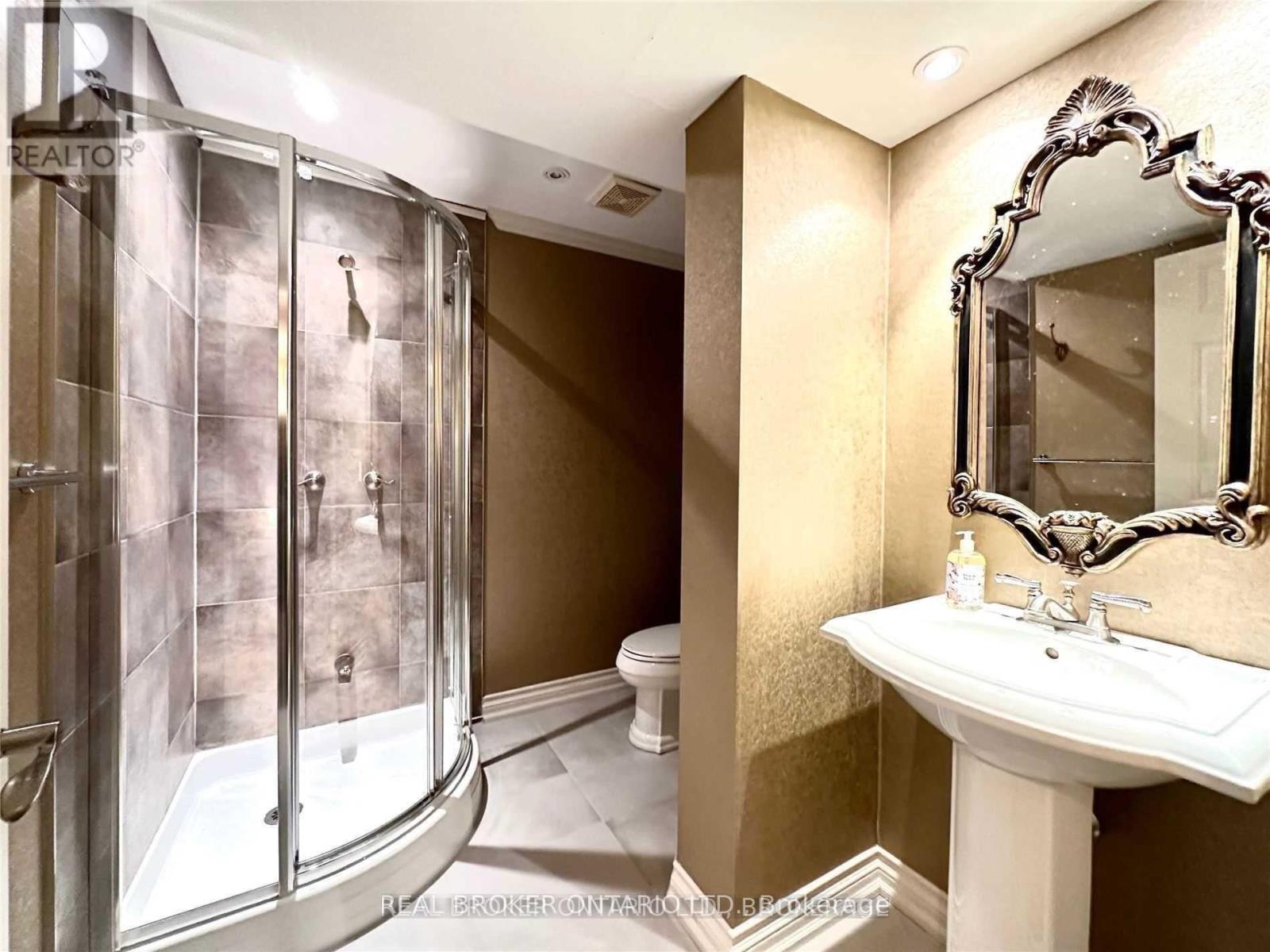 2524 King Richards Place, Mississauga, Ontario  L5K 2H2 - Photo 26 - W13444072