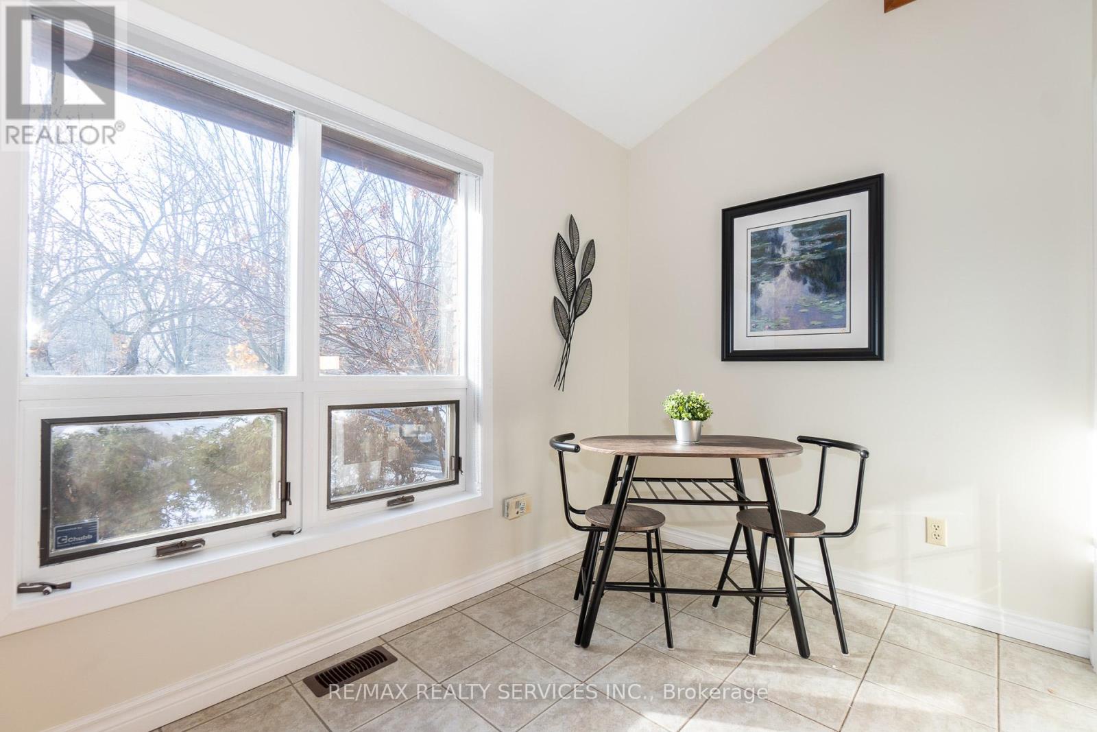 9 Damascus Drive, Caledon, Ontario L7C 0A4 - Photo 8 - W13439058