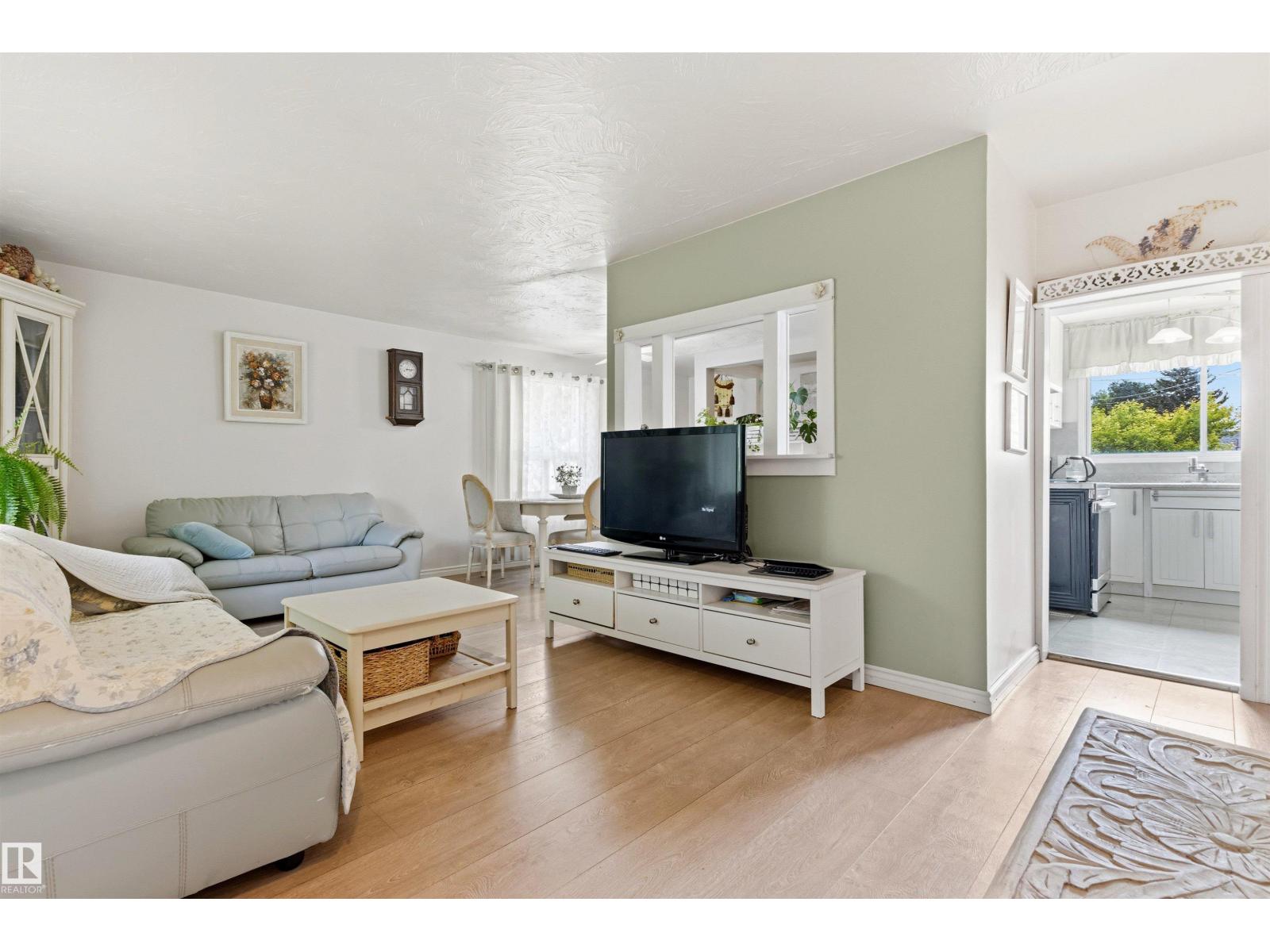 8719 164a St Nw, Edmonton, Alberta  T5R 2R2 - Photo 13 - E4493451