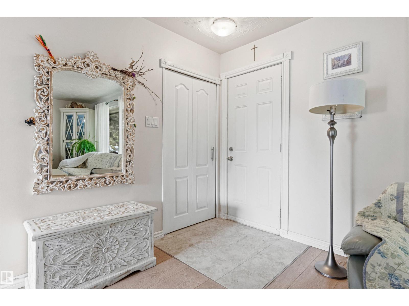 8719 164a St Nw, Edmonton, Alberta  T5R 2R2 - Photo 8 - E4493451