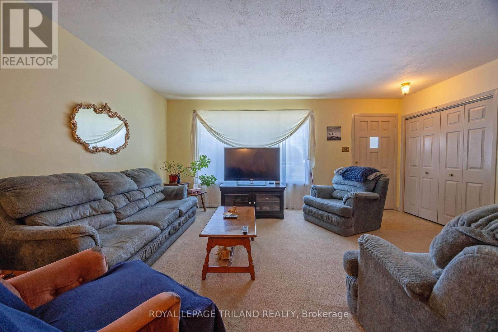192 Myrtle Street, St. Thomas, Ontario  N5R 2G9 - Photo 4 - X13444216