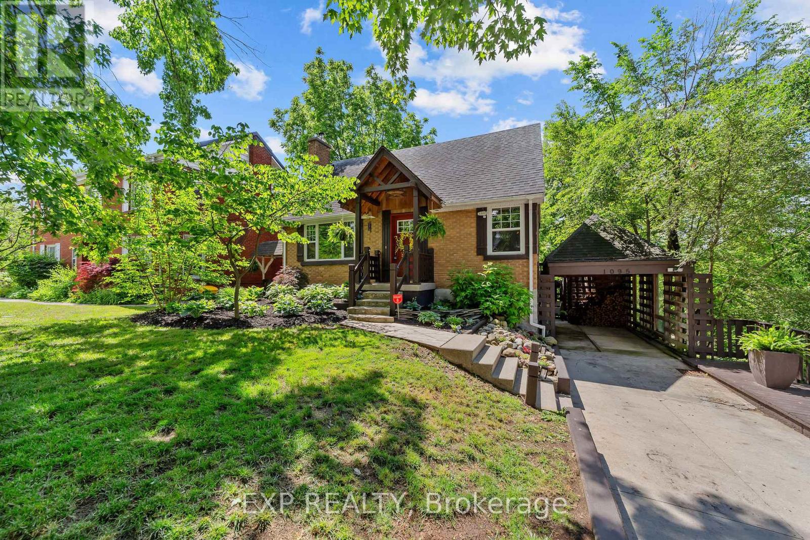 1095 HAMILTON ROAD, London East, Ontario