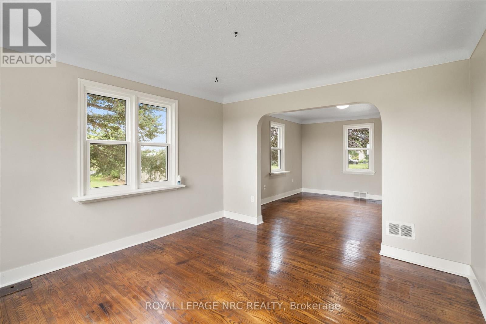 1447 Fifth Street, St. Catharines, Ontario  L2R 6P9 - Photo 10 - X13444488