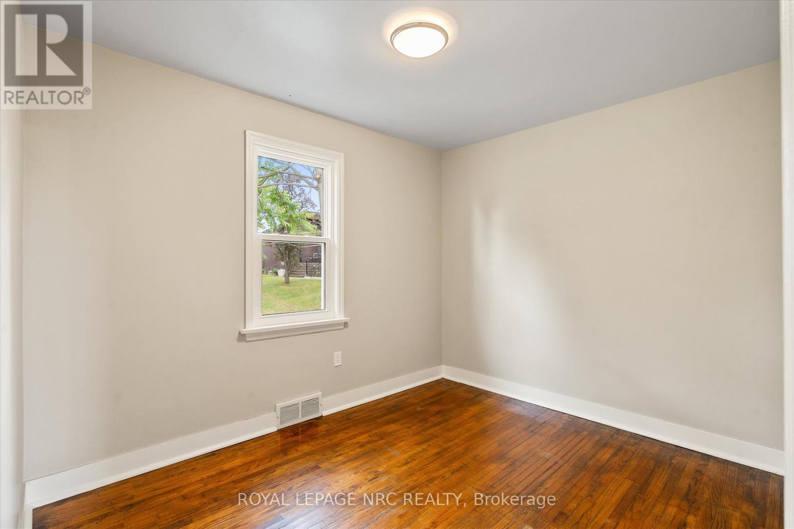 1447 Fifth Street, St. Catharines, Ontario  L2R 6P9 - Photo 12 - X13444488