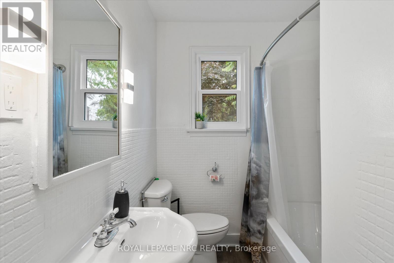 1447 Fifth Street, St. Catharines, Ontario  L2R 6P9 - Photo 14 - X13444488