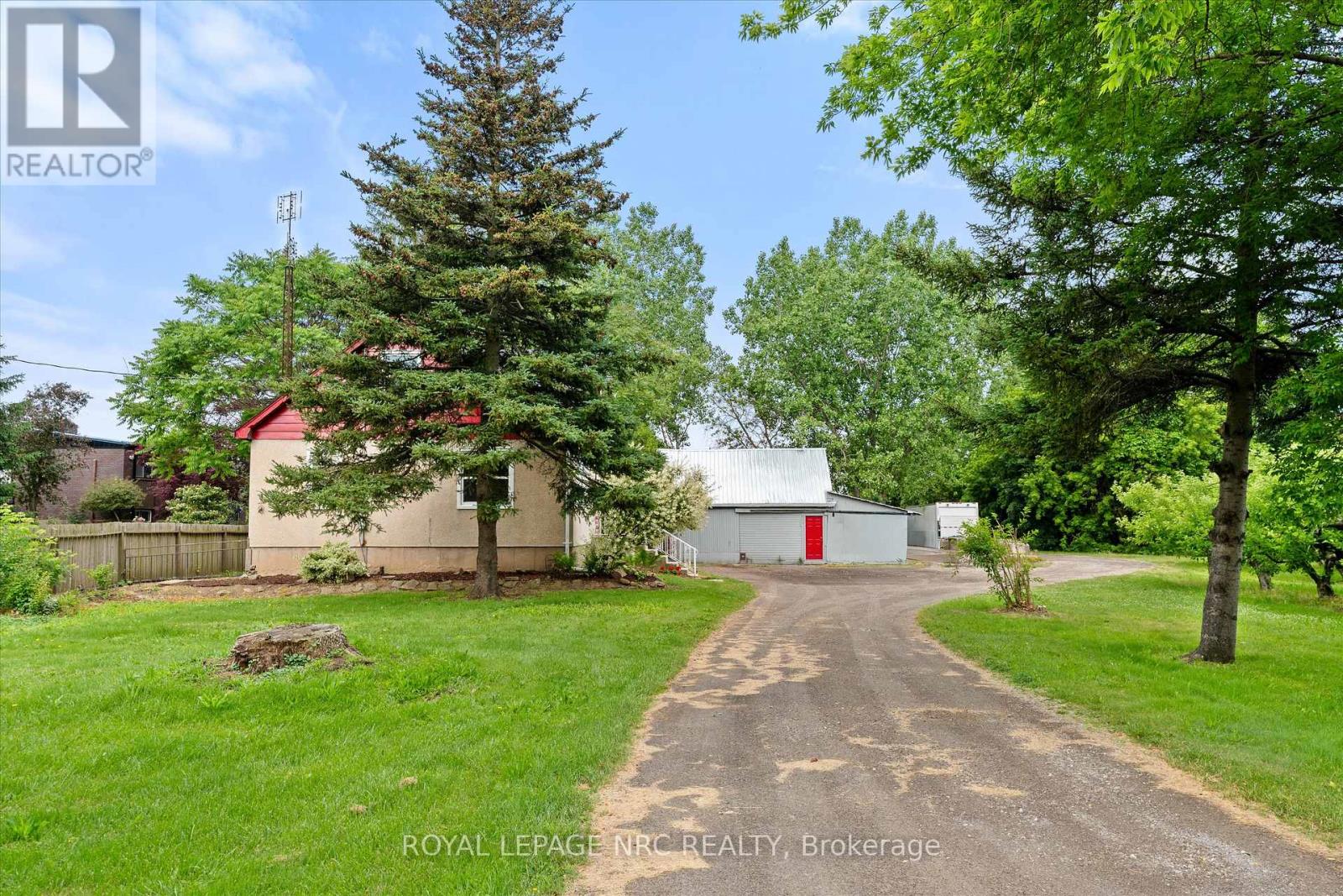 1447 Fifth Street, St. Catharines, Ontario  L2R 6P9 - Photo 3 - X13444488