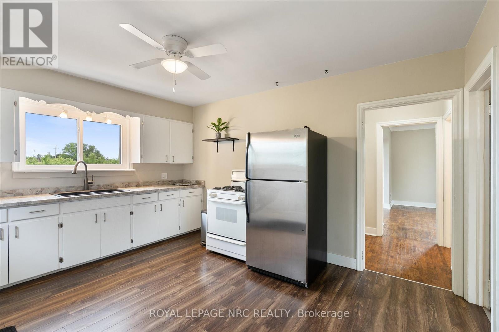 1447 Fifth Street, St. Catharines, Ontario  L2R 6P9 - Photo 6 - X13444488