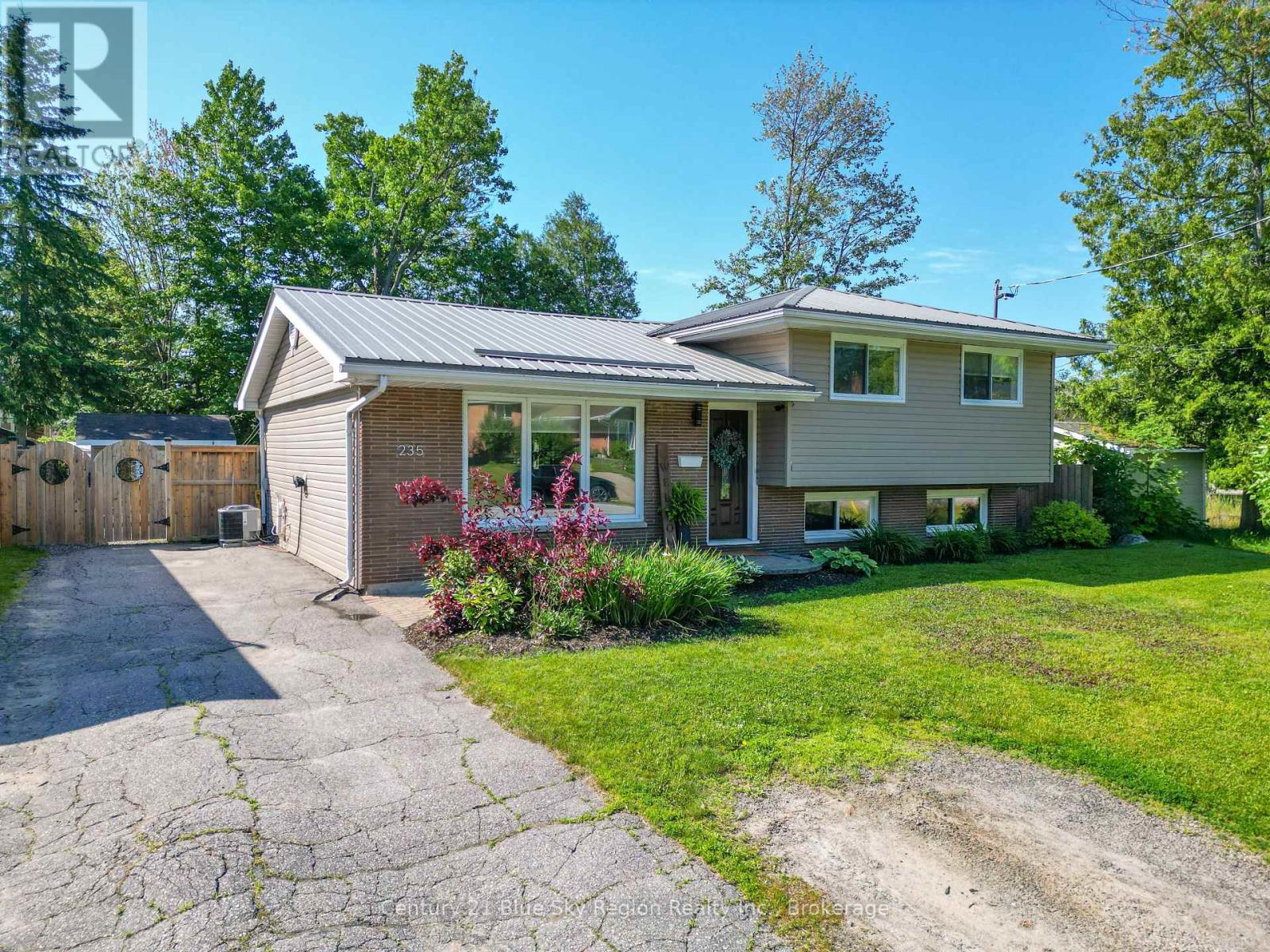 235 Orange Crescent, North Bay, Ontario  P1A 3B1 - Photo 1 - X13444230
