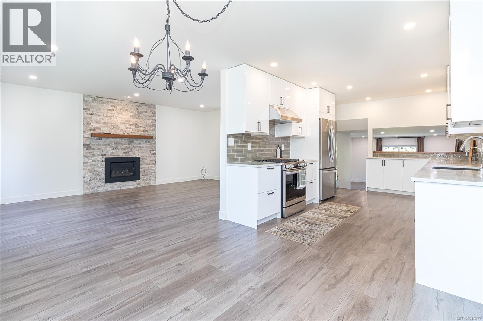 763 Viaduct Ave E, Saanich, British Columbia  V8Z 6N3 - Photo 11 - 1040327