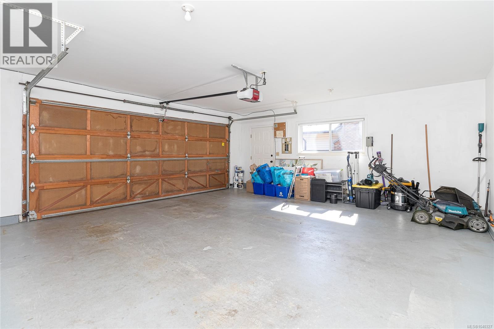 763 Viaduct Ave E, Saanich, British Columbia  V8Z 6N3 - Photo 32 - 1040327