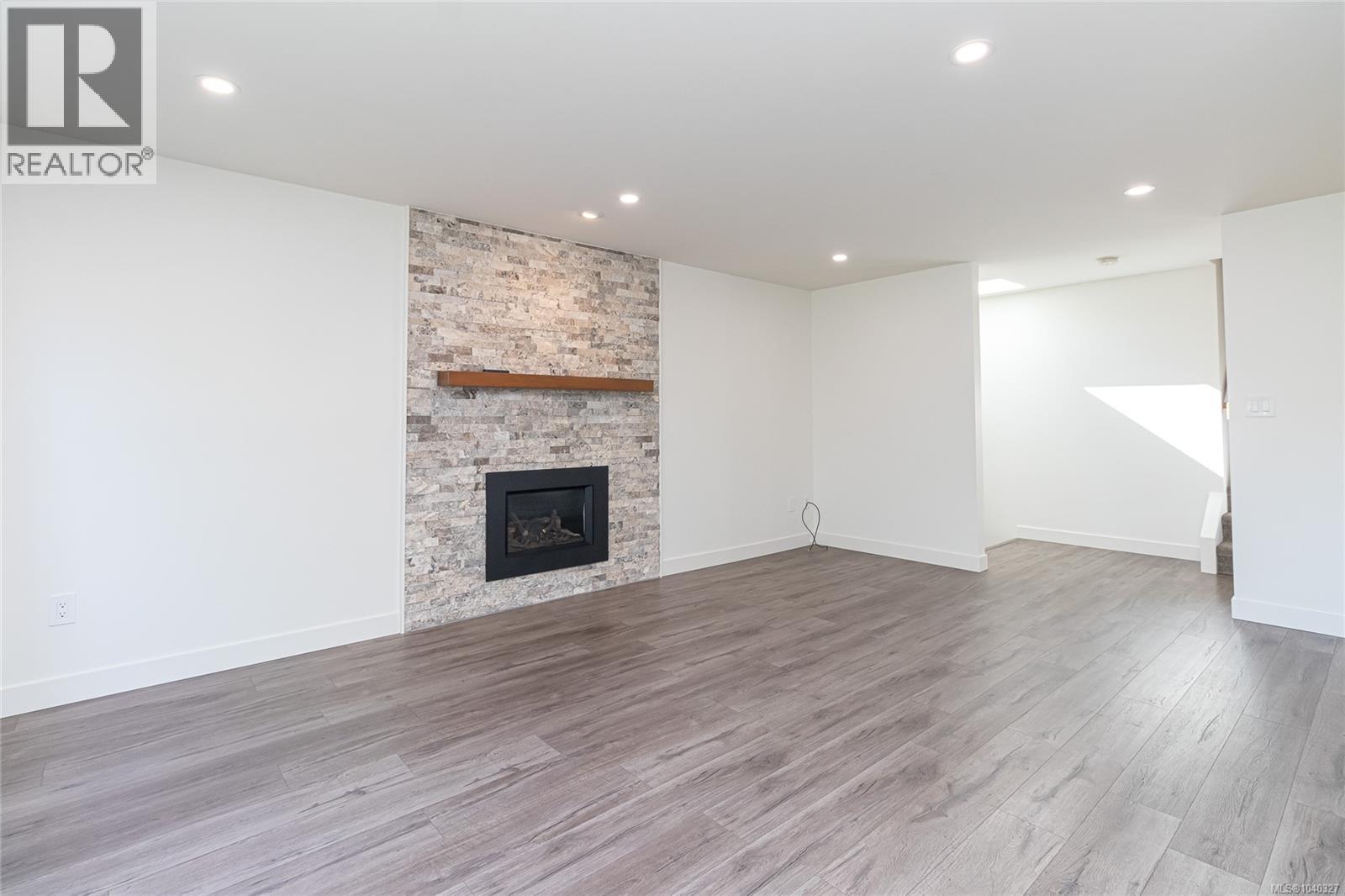 763 Viaduct Ave E, Saanich, British Columbia  V8Z 6N3 - Photo 6 - 1040327