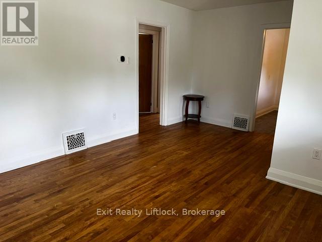 303 Caddy Street, Peterborough, Ontario  K9H 1M2 - Photo 3 - X13444328