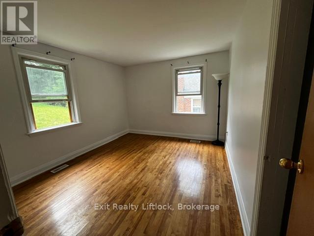 303 Caddy Street, Peterborough, Ontario  K9H 1M2 - Photo 5 - X13444328