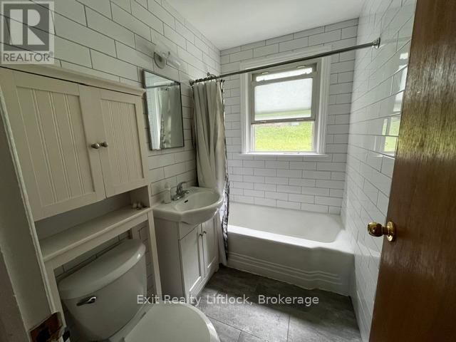 303 Caddy Street, Peterborough, Ontario  K9H 1M2 - Photo 7 - X13444328