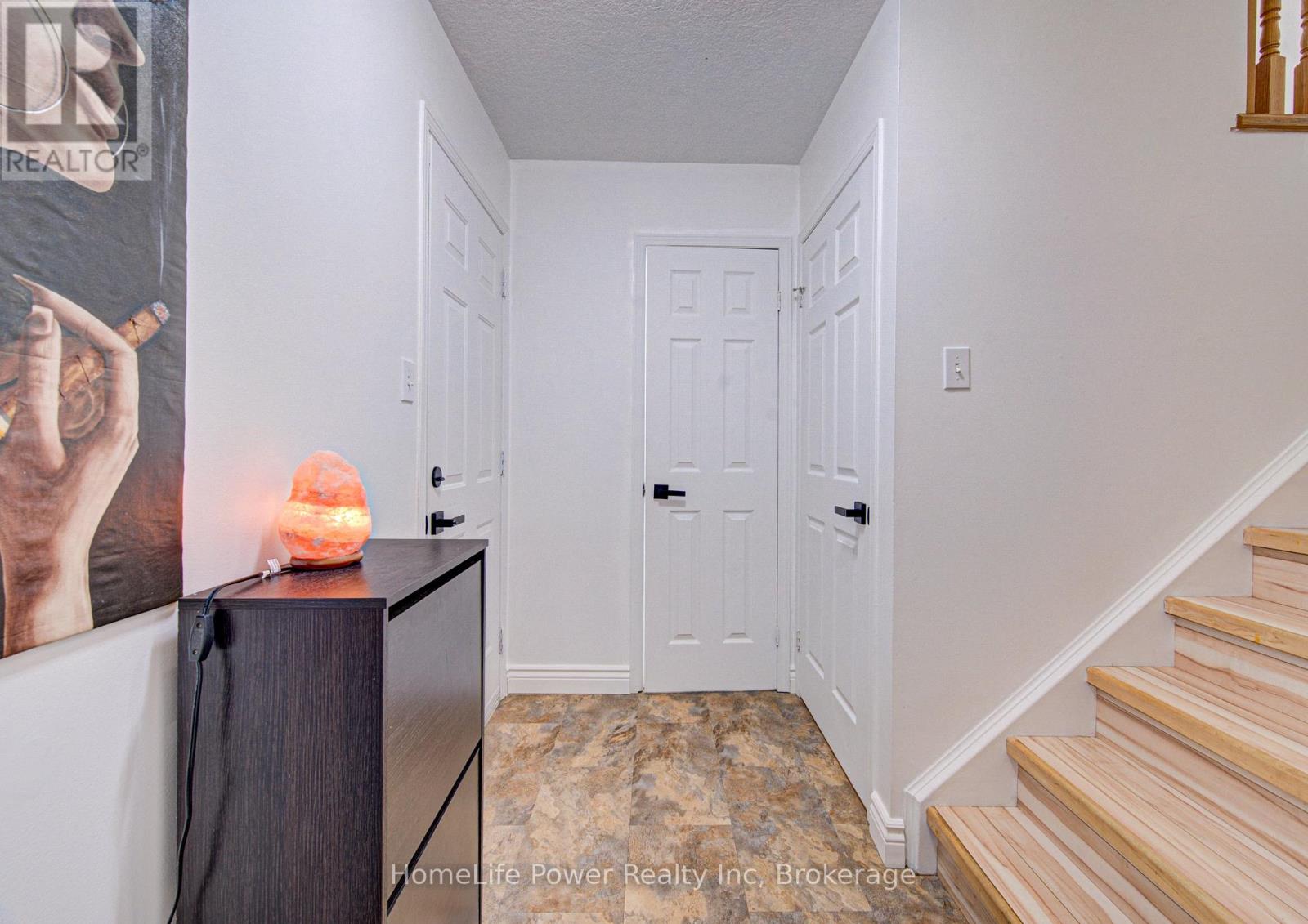 533 Activa Avenue, Kitchener, Ontario  N2E 4C2 - Photo 6 - X13444186