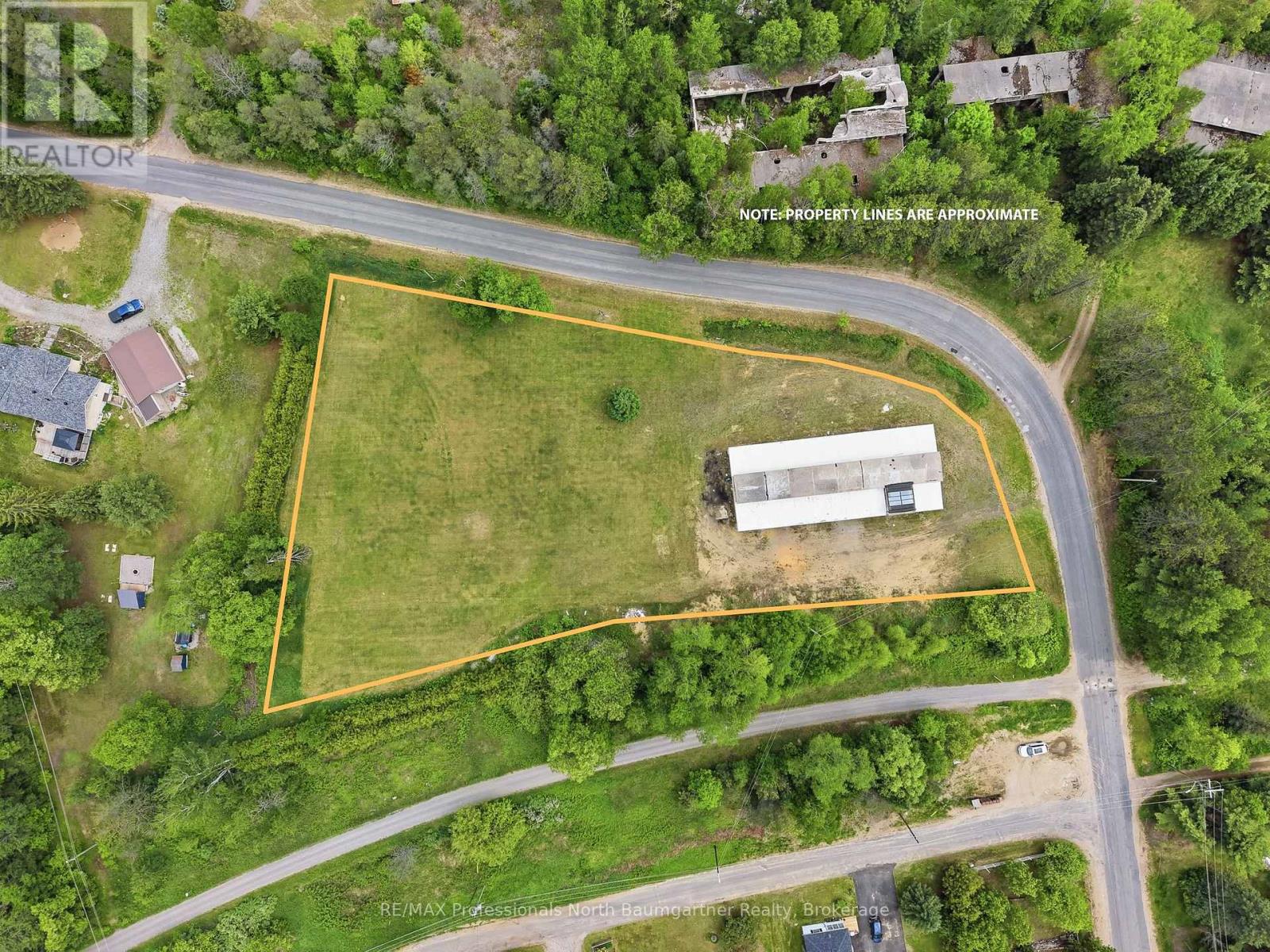 1057 Koshlong Lake Road, Dysart Et Al, Ontario  K0M 1S0 - Photo 3 - X13444274