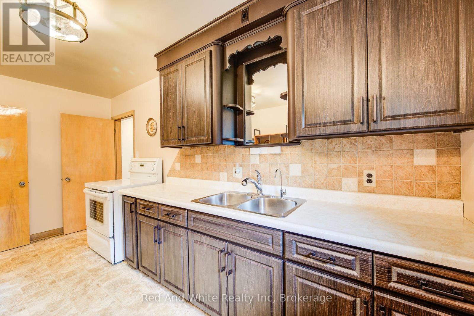 104 Elgin Crescent, Waterloo, Ontario  N2J 2S2 - Photo 10 - X13444354