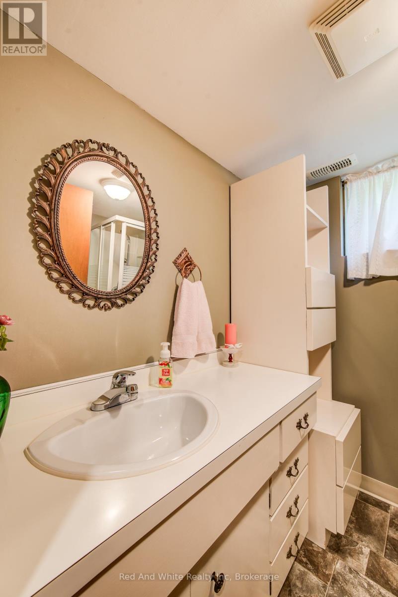 104 Elgin Crescent, Waterloo, Ontario  N2J 2S2 - Photo 28 - X13444354