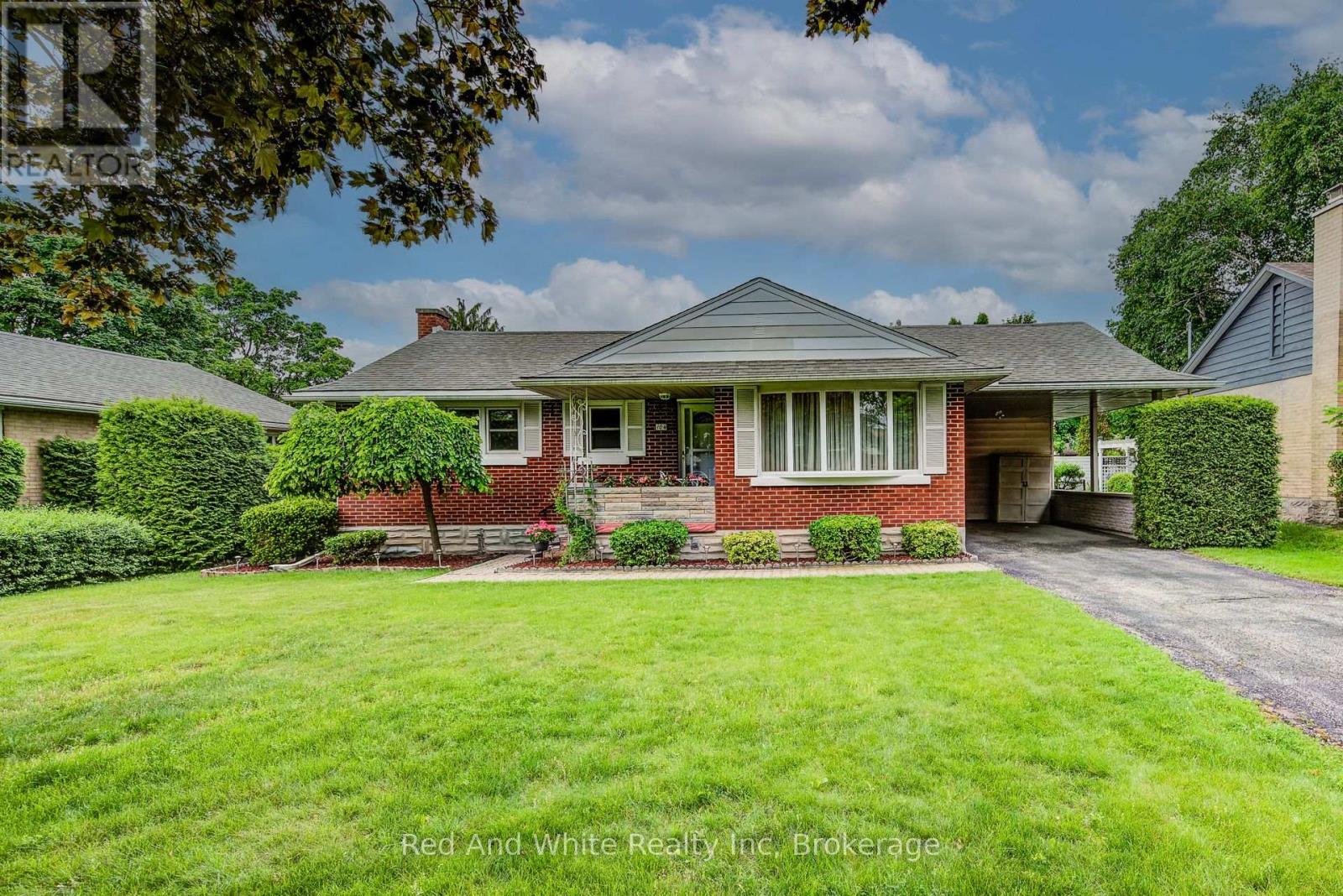 104 Elgin Crescent, Waterloo, Ontario  N2J 2S2 - Photo 3 - X13444354