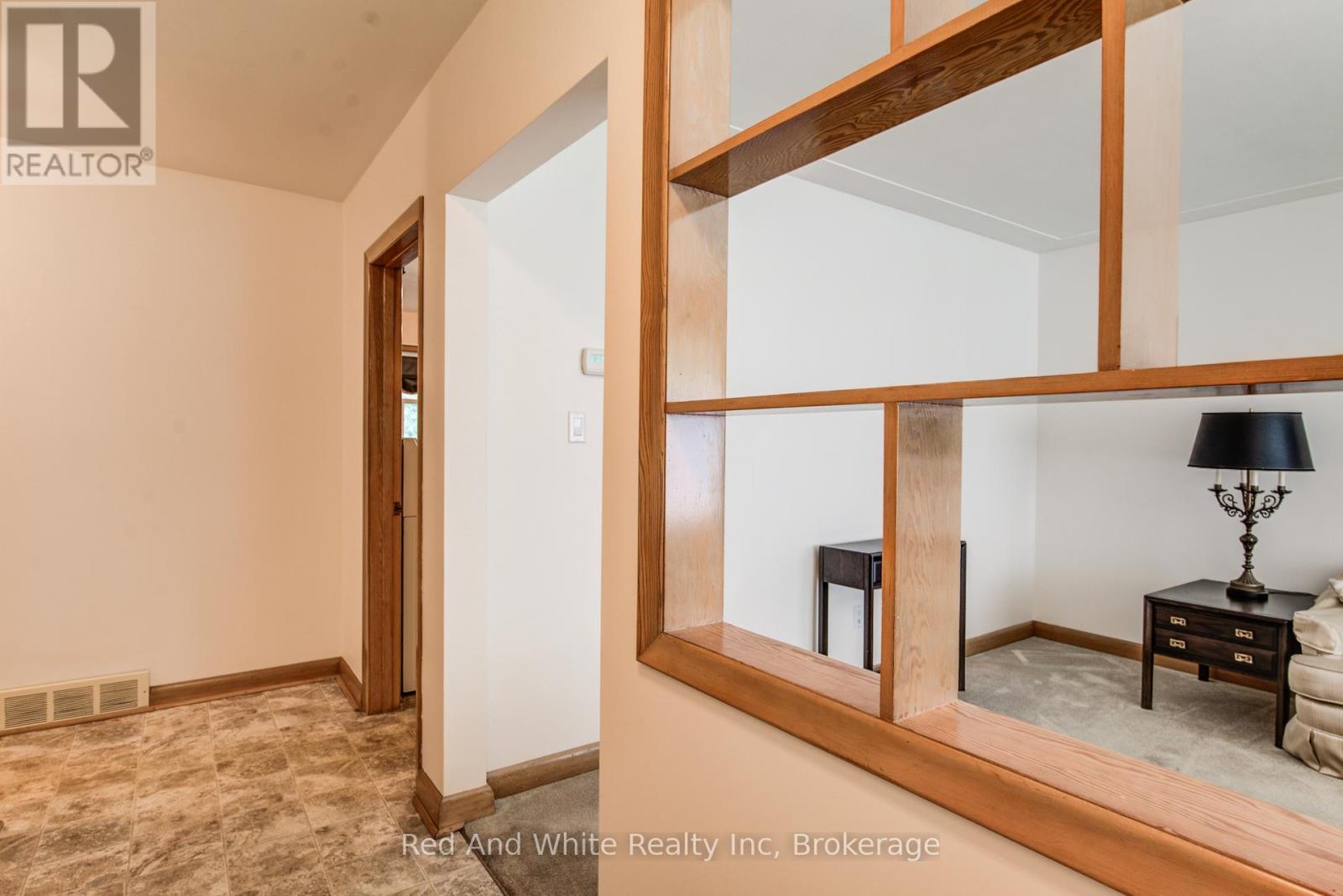 104 Elgin Crescent, Waterloo, Ontario  N2J 2S2 - Photo 5 - X13444354