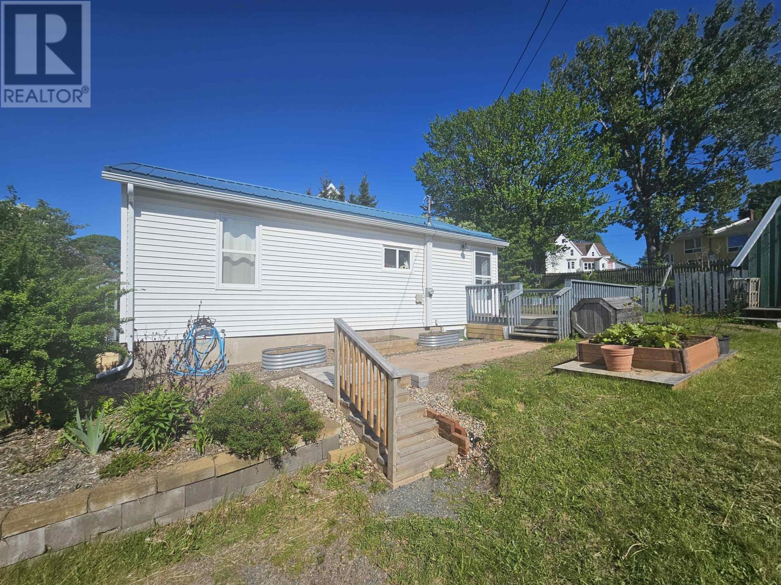 3 Beacon Street, Amherst, Nova Scotia  B4H 1P1 - Photo 4 - 202613970