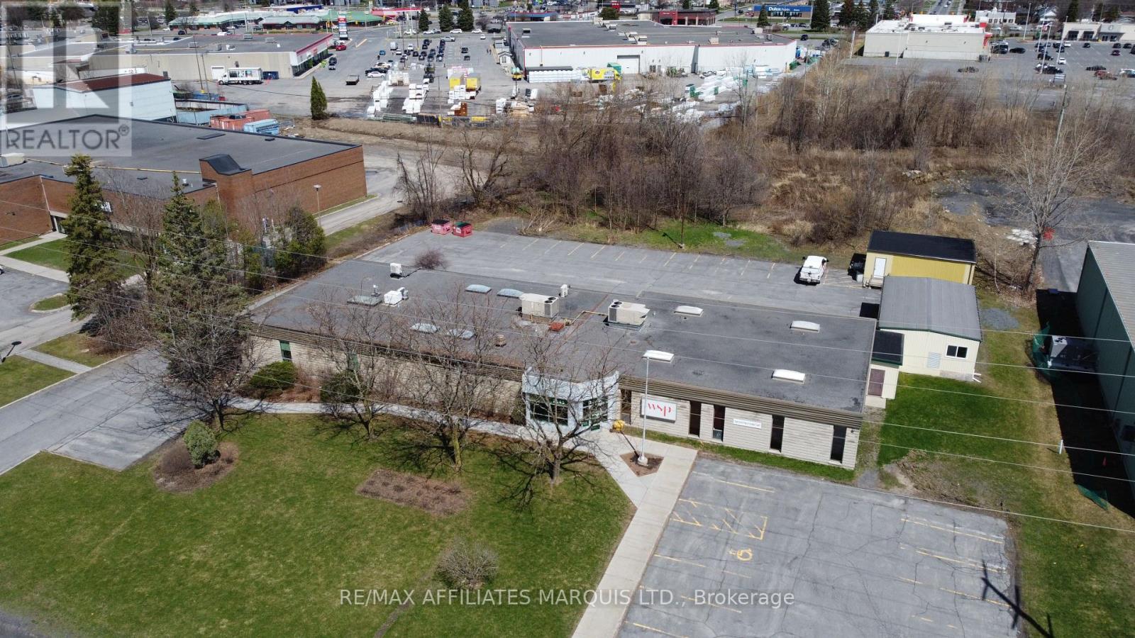 1343 Rosemount Avenue, Cornwall, Ontario K6J 3E5 - Photo 3 - X13444206