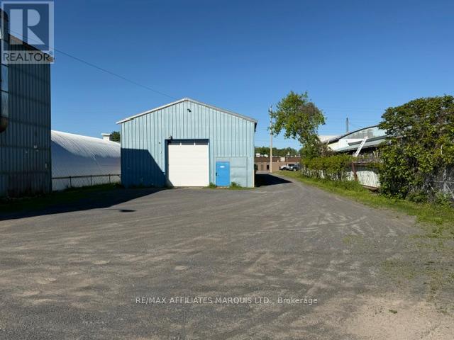 1397 Rosemount Avenue, Cornwall, Ontario K6J 3E5 - Photo 2 - X13444226