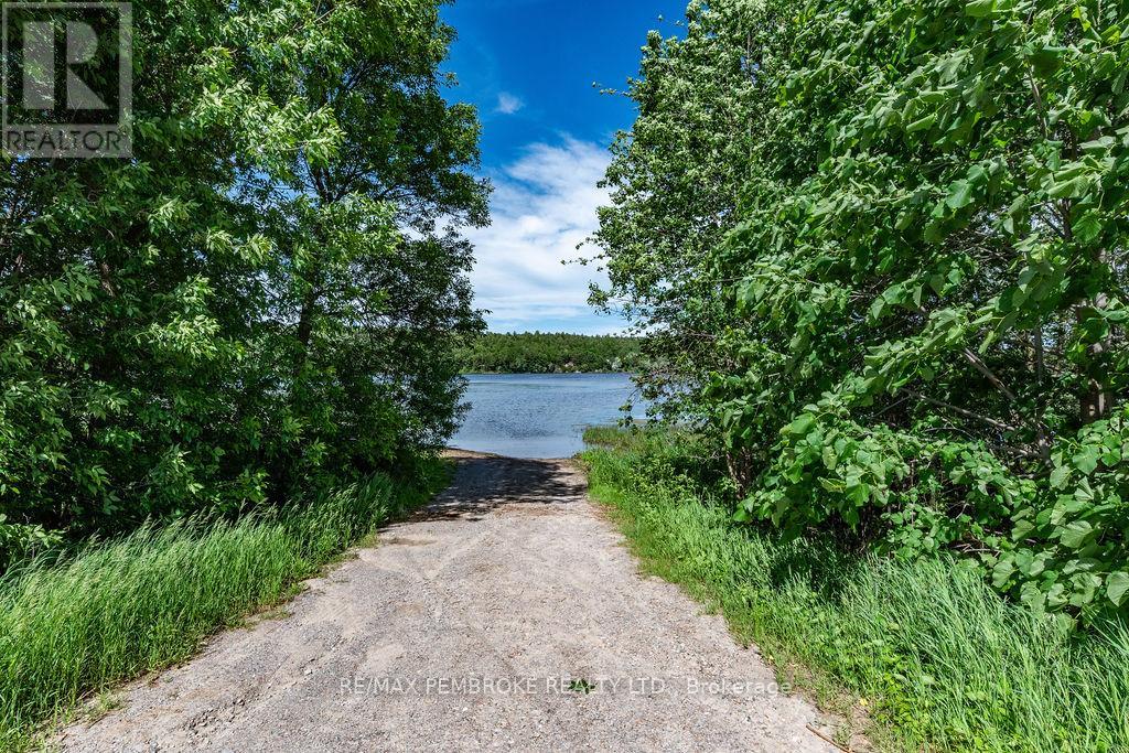 112 Cornerview Road, Whitewater Region, Ontario  K0J 1K0 - Photo 26 - X13444134