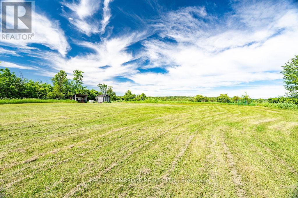 112 Cornerview Road, Whitewater Region, Ontario  K0J 1K0 - Photo 4 - X13444134