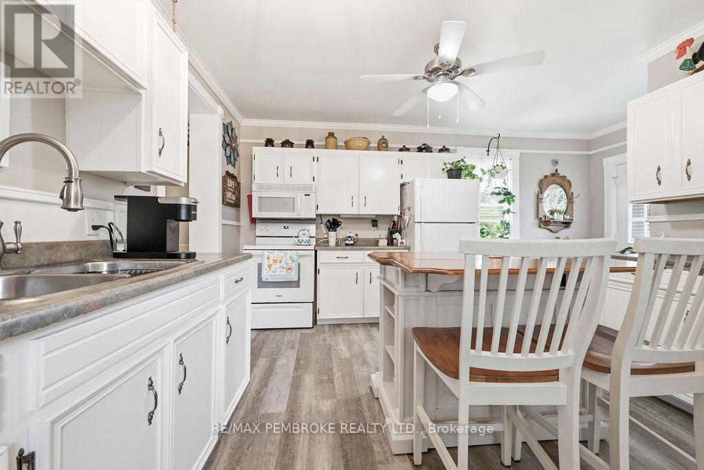 558 Mackay Street, Pembroke, Ontario  K8A 1E6 - Photo 7 - X13444246