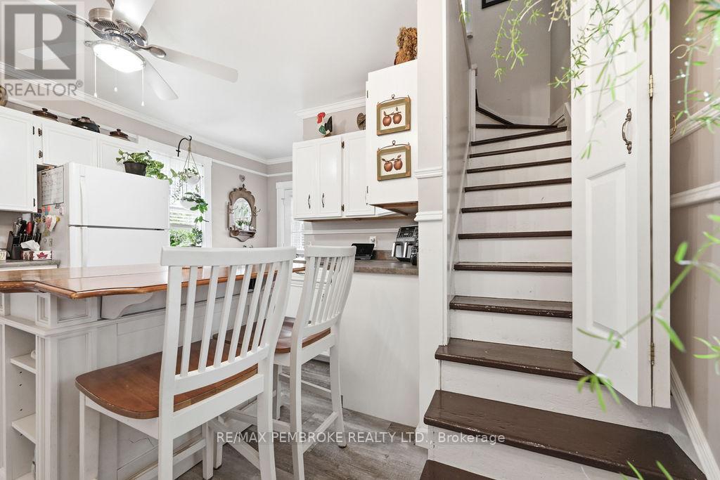 558 Mackay Street, Pembroke, Ontario  K8A 1E6 - Photo 8 - X13444246