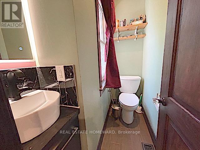 29 Appleton Avenue, Toronto, Ontario  M6E 3A4 - Photo 18 - C13444180