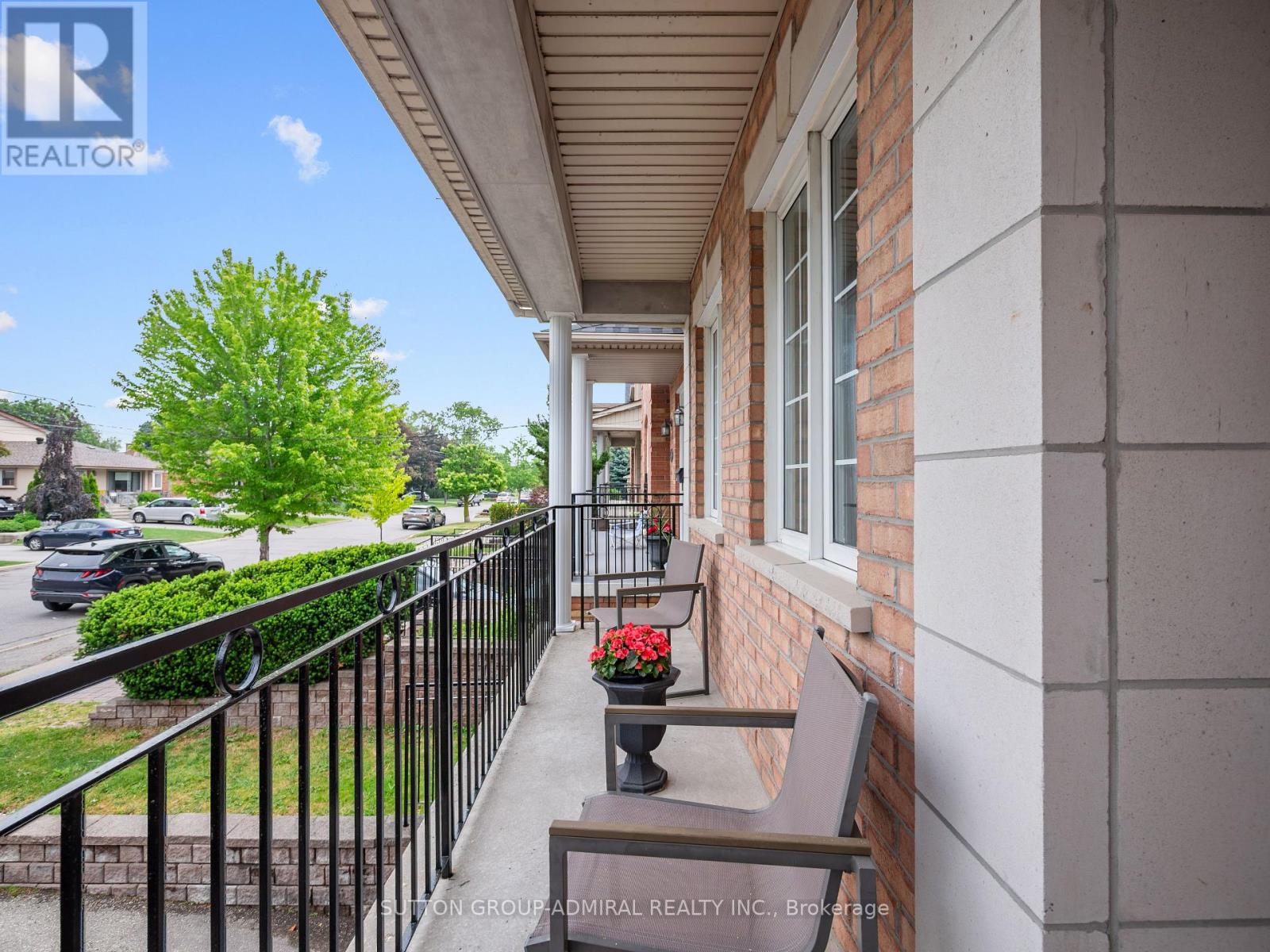 255 Cocksfield Avenue, Toronto, Ontario  M3H 3T6 - Photo 5 - C13444396