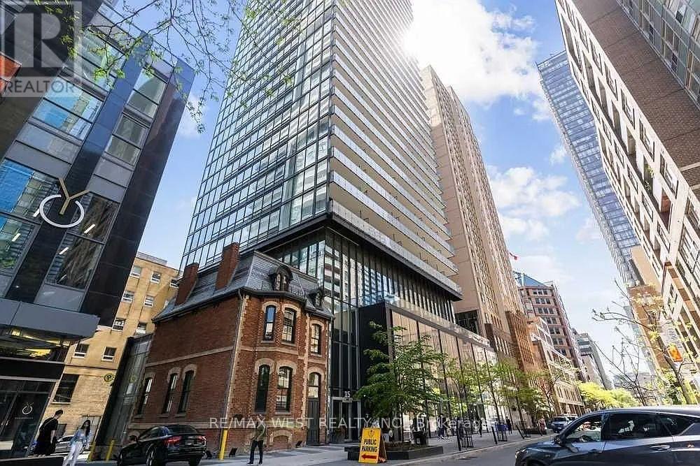 709 - 15 GRENVILLE STREET, Toronto, Ontario
