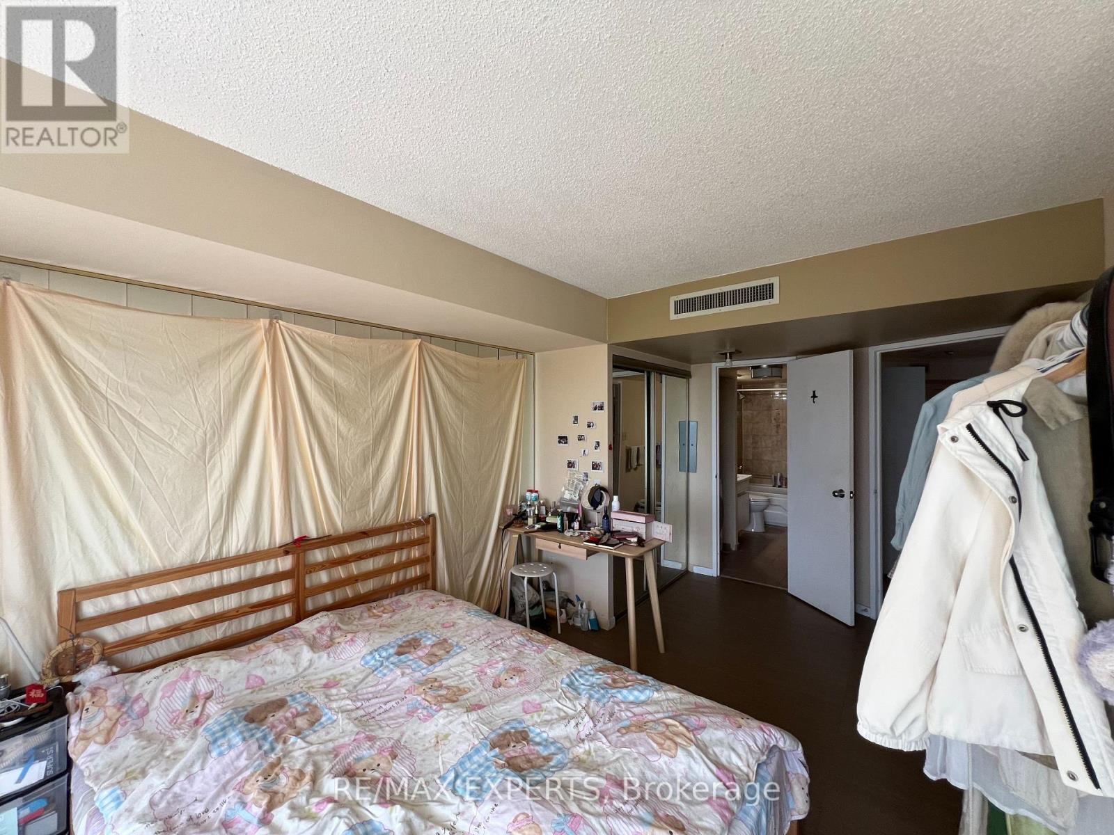 2218 - 1001 Bay Street, Toronto, Ontario  M5S 3A6 - Photo 15 - C13438428