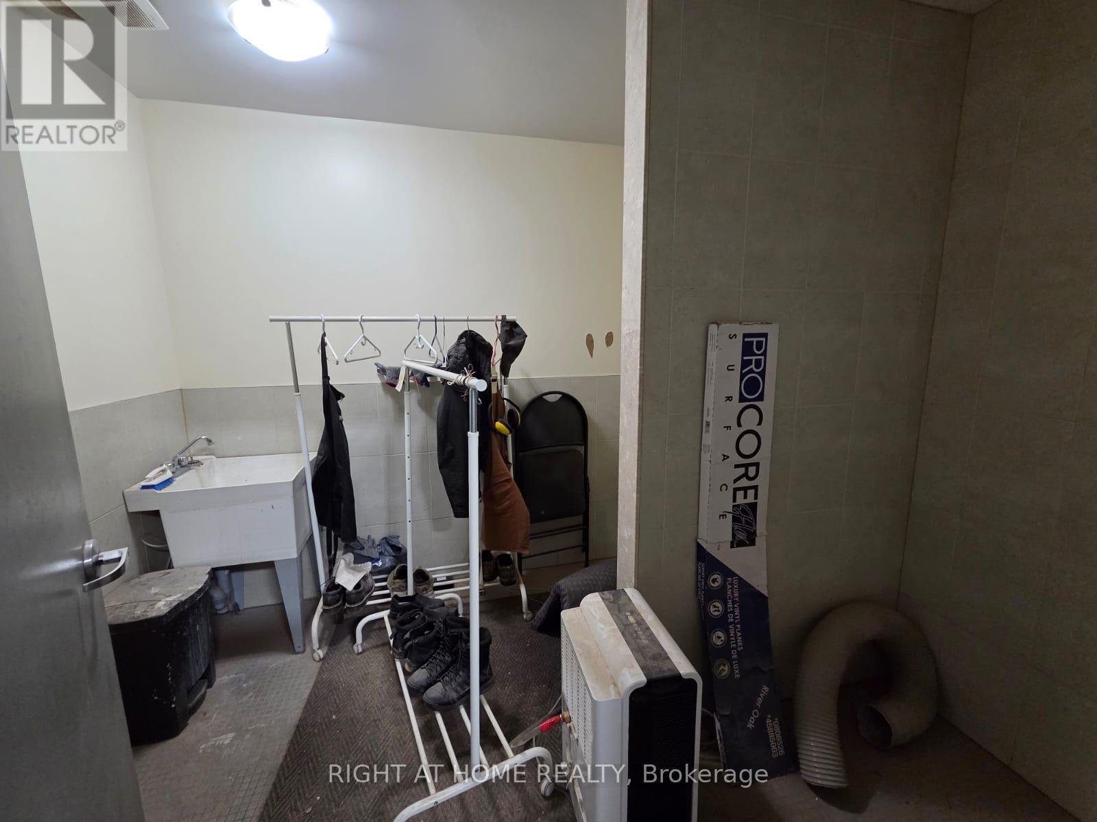 9 - 132 Railside Road, Toronto, Ontario  M3A 1A3 - Photo 8 - C13438730