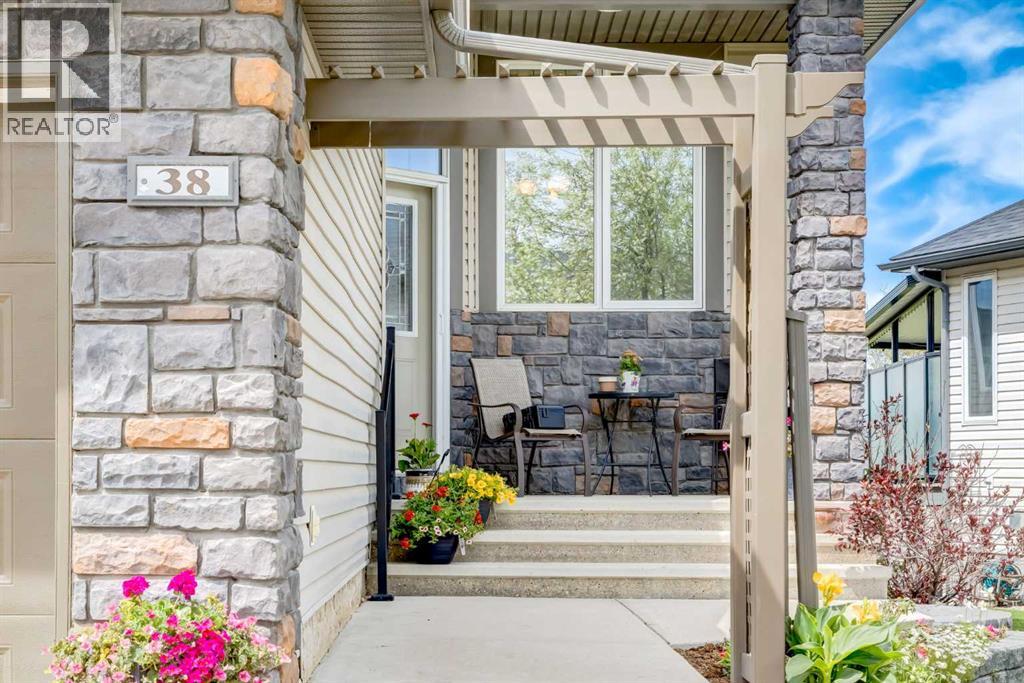 38 Kincora Terrace NW, Calgary, Alberta  T3R 1M1 - Photo 4 - A2313298