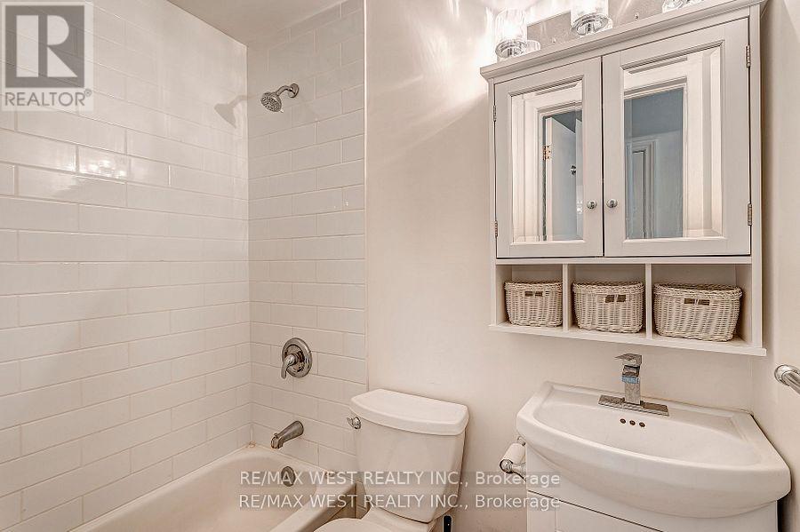 301 - 125 Madison Avenue, Toronto, Ontario  M5R 2S3 - Photo 8 - C13439286